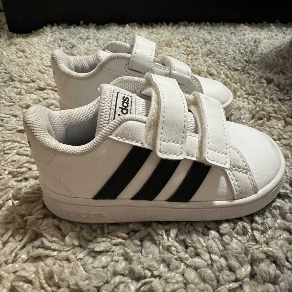 Adidas Toddler Sneakers Size 6